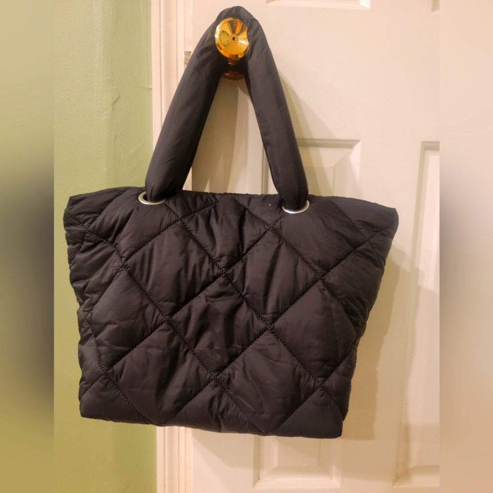 ZARA quilted puffer tote with detachable strap.